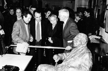 Inauguración de la estatua de Torrente Ballester en el Café Novelty Inauguración de la estatua de Torrente Ballester en el Café Novelty