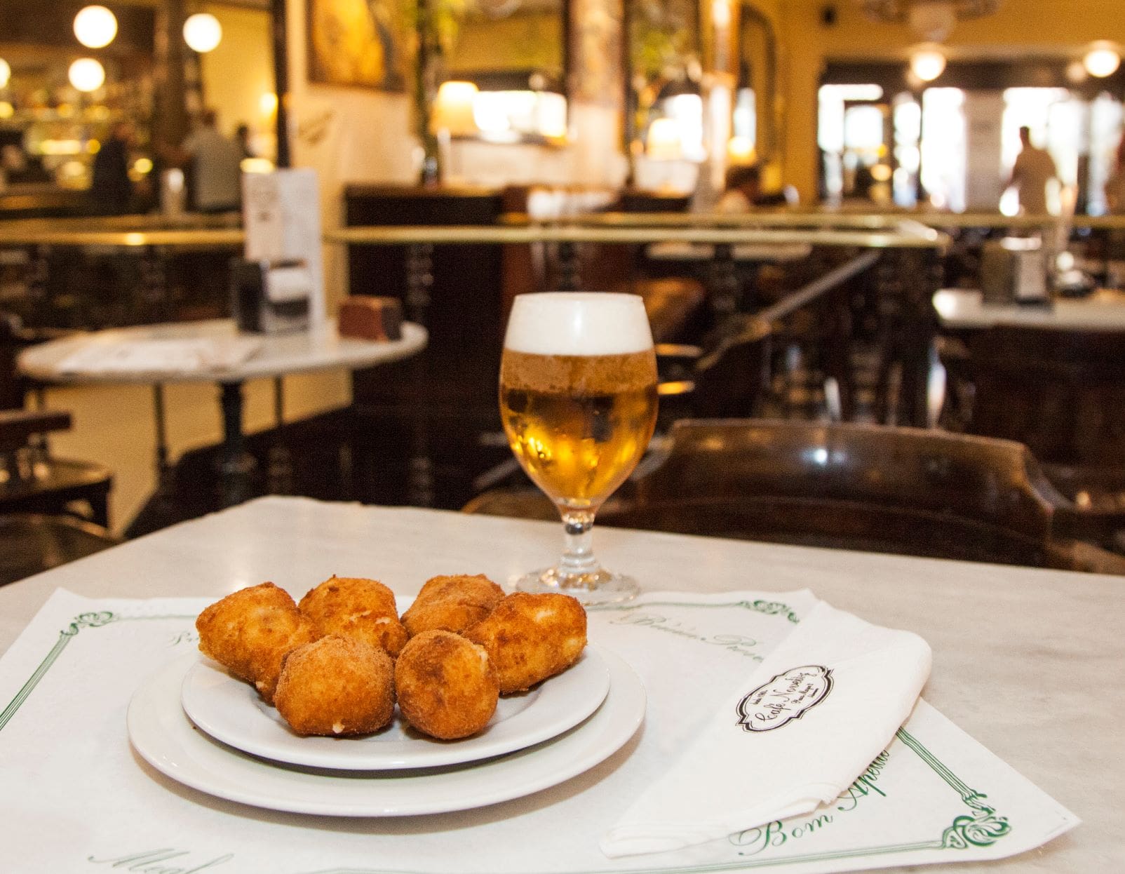 Comer en la Plaza Mayor de Salamanca, Café Novelty